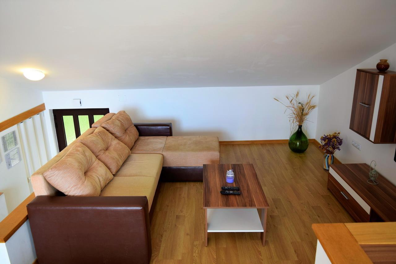 Peter Pan Apartments Palit Exterior photo